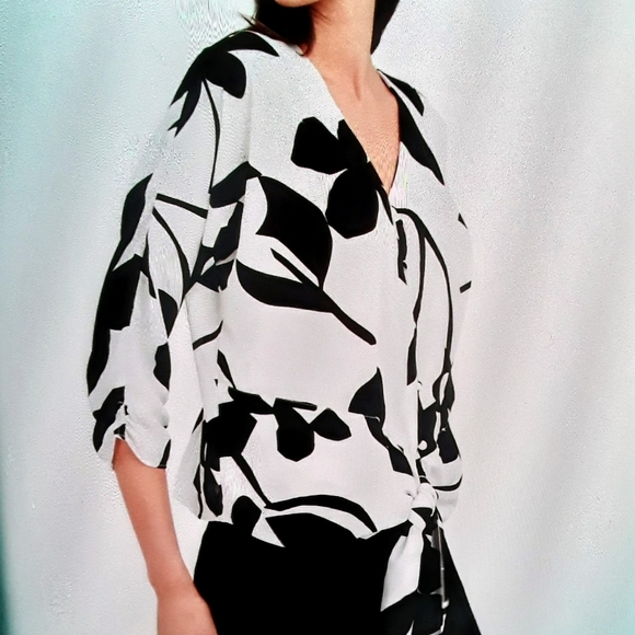 🔥Alfani Beautiful Lightweight Tie Front Blouse - Picture 2 of 4